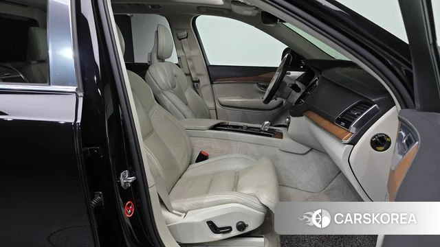 Volvo XC90 second Generation 2018 Черный из Кореи, фото 2