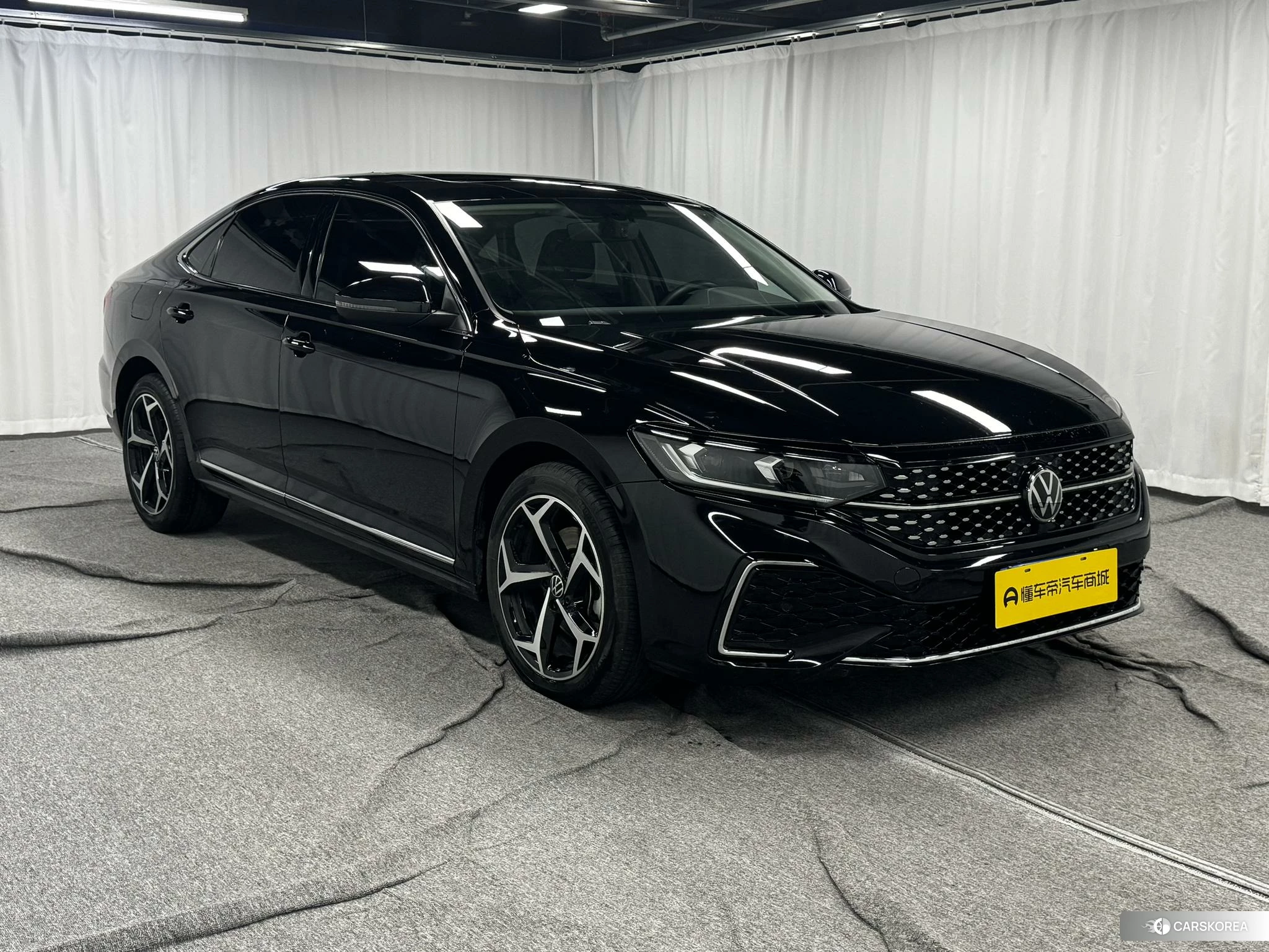 Volkswagen Passat 2023 Черный из Китая, фото 2
