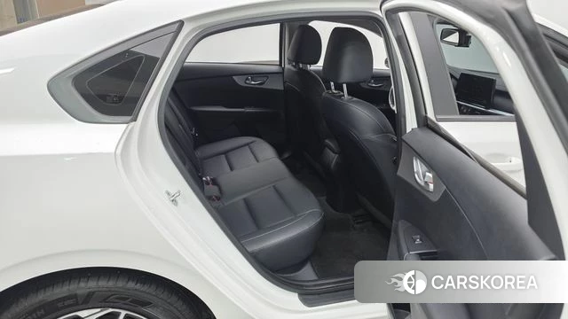 Kia The New K3 2nd generation 2021 Белый из Кореи, фото 2