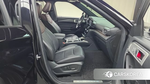 Ford Explorer 6th Generation 2022 Черный из Кореи, фото 2