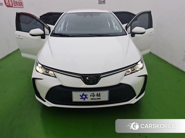 Toyota Corolla 2024 Белый из Китая, фото 2