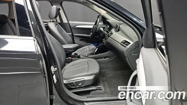 BMW X1 (F48) 2020 Черный из Кореи, фото 2