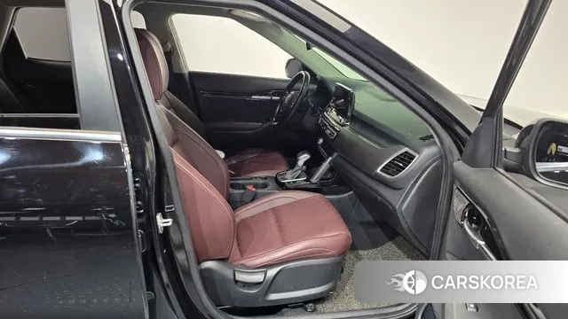 Kia Seltos 2019 Черный из Кореи, фото 2