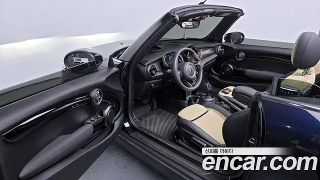 Mini Cooper S Convertible 2024 Черный из Кореи, фото 2