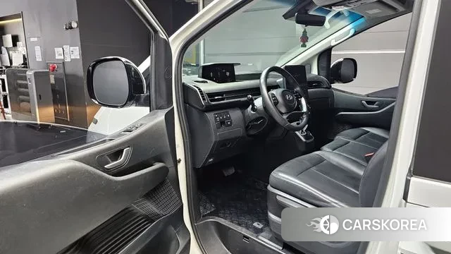 Hyundai Staria 2024 Белый из Кореи, фото 2