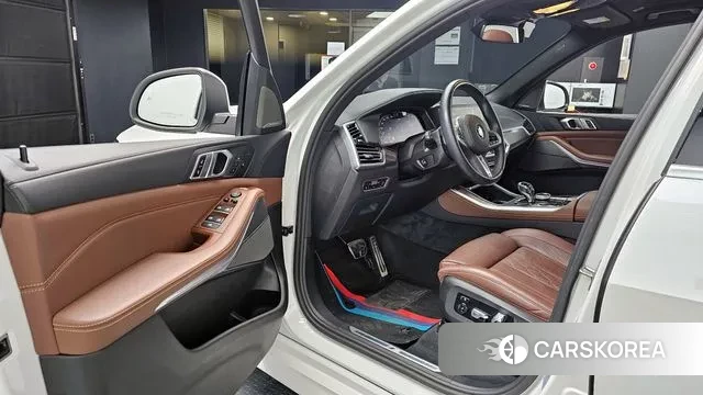 BMW X5 (G05) 2023 Белый из Кореи, фото 2