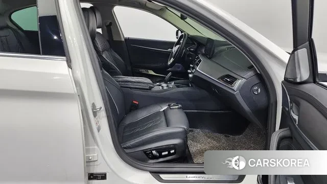 BMW 5 Series (G30) 2021 Белый из Кореи, фото 2