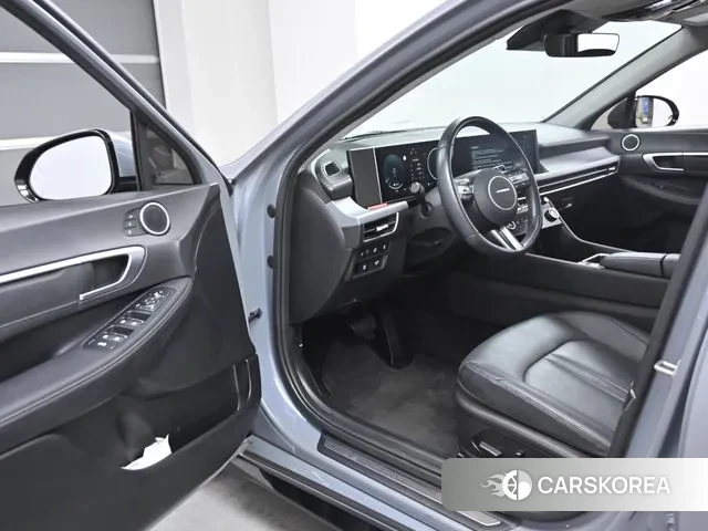 Hyundai Sonata D Edge Hybrid (DN8) 2023 Серебристо-серый из Кореи, фото 2