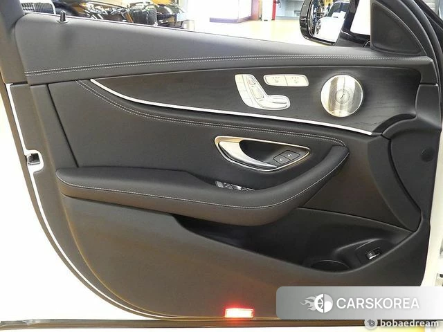 Mercedes-Benz E-Class W213 2023 Белый из Кореи, фото 2