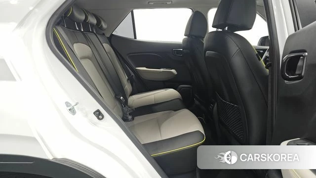Hyundai Venue 2023 Белый из Кореи, фото 2
