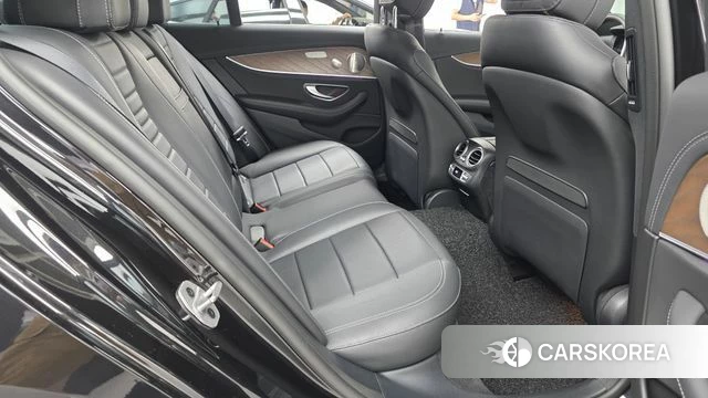 Mercedes-Benz E-Class W213 2021 Черный из Кореи, фото 2