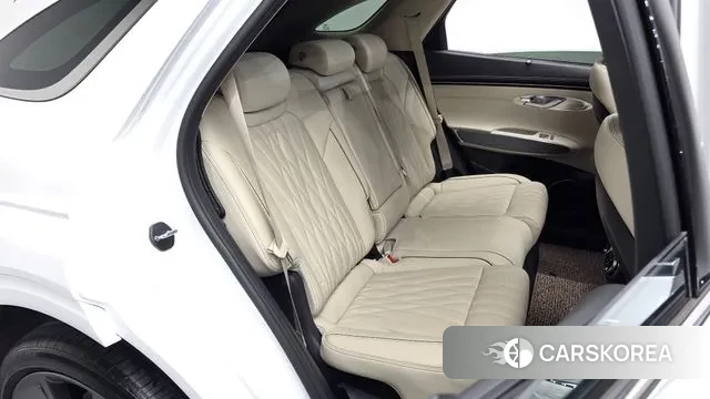 Genesis GV70 2023 Белый из Кореи, фото 2