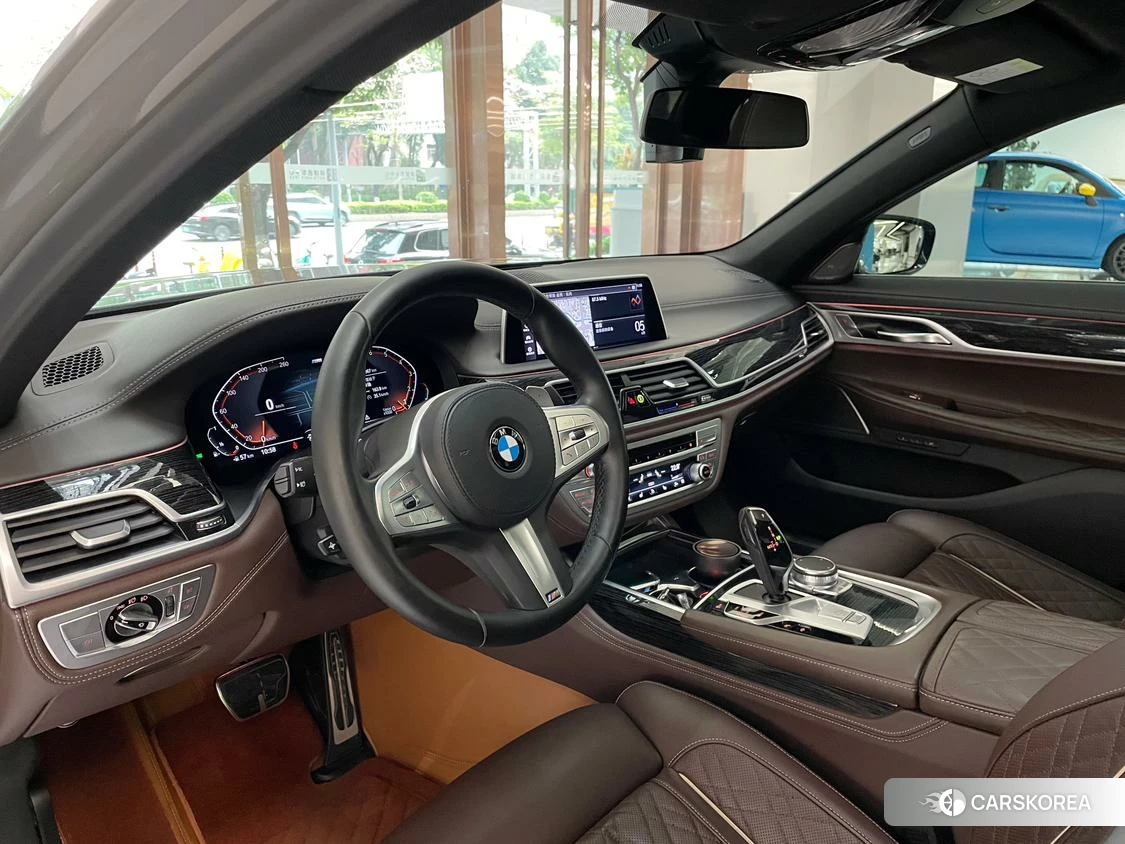 BMW 7 series 2021 Серебристо-серый из Китая, фото 2