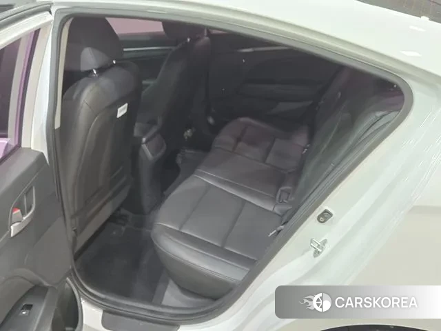 Hyundai Avante AD 2018 Белый из Кореи, фото 2