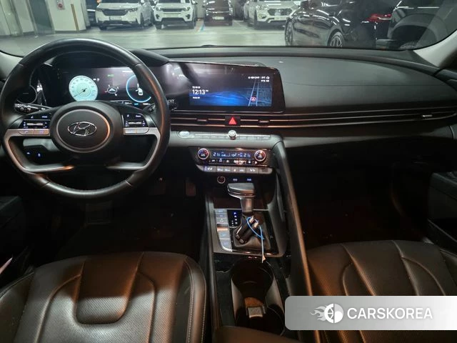 Hyundai Avante (CN7) 2021 Серебристо-серый из Кореи, фото 2