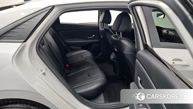 Hyundai Avante (CN7) 2022 Серебристо-серый из Кореи, фото 2