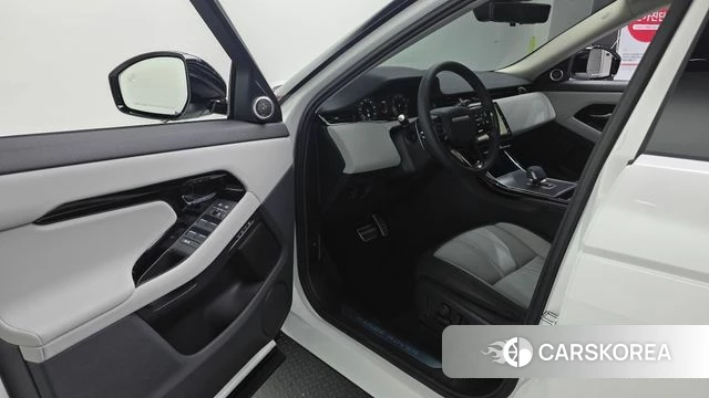 Land Rover Range Rover Evoque 2nd Generation 2025 Белый из Кореи, фото 2