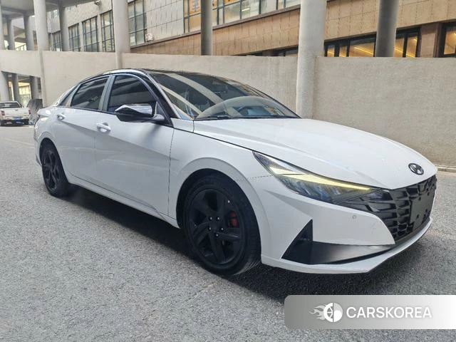 Hyundai Elantra 2022 Белый из Китая, фото 2