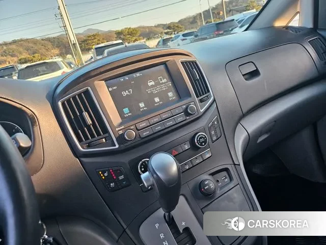 Hyundai The New Grand Starex 2019 Серебристо-серый из Кореи, фото 2