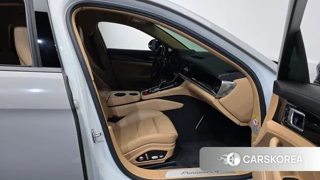 Porsche Panamera (971) 2018 Серебристо-серый из Кореи, фото 2