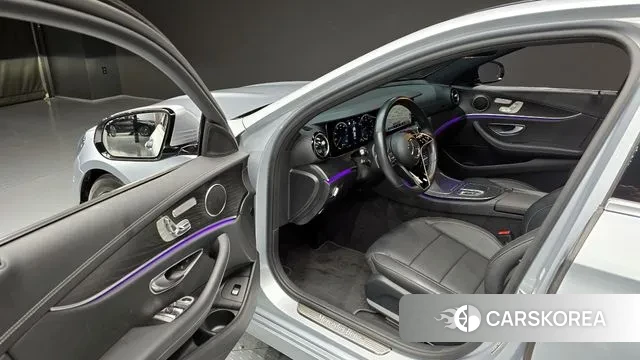 Mercedes-Benz E-Class W213 2022 Серебристо-серый из Кореи, фото 2