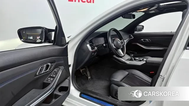 BMW 3 Series (G20) 2019 Белый из Кореи, фото 2