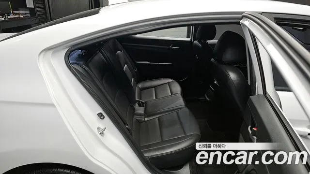 Hyundai Avante AD 2018 Белый из Кореи, фото 2