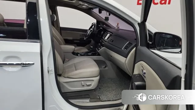 Kia The New Carnival 2018 Белый из Кореи, фото 2