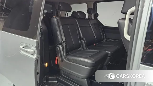 Hyundai Staria 2022 Серебристо-серый из Кореи, фото 2