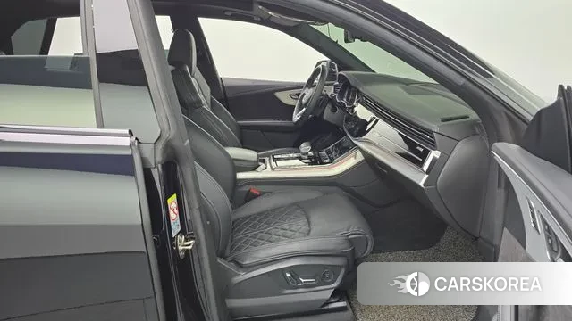 Audi Q8 (4M) 2020 Черный из Кореи, фото 2