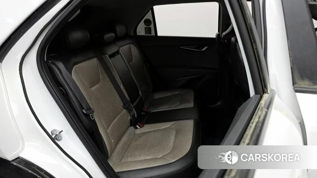 Kia Di Ol Nu Niro 2023 Белый из Кореи, фото 2
