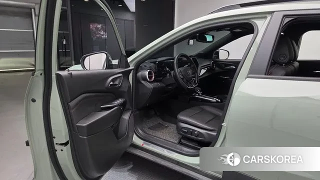 Chevrolet (GM Daewoo) Trax Crossover 2023 Зеленый из Кореи, фото 2