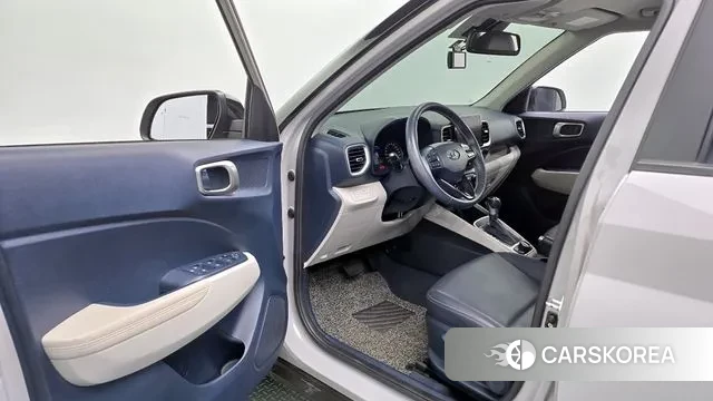 Hyundai Venue 2022 Серебристо-серый из Кореи, фото 2