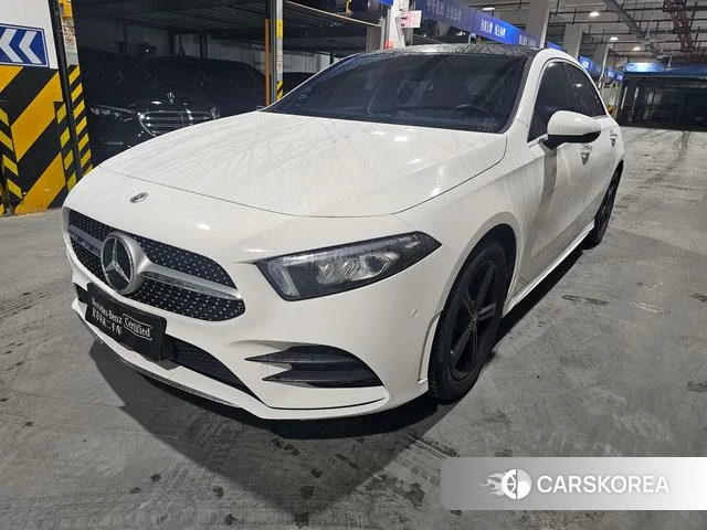 Mercedes-Benz Class A 2023 Белый из Китая, фото 2