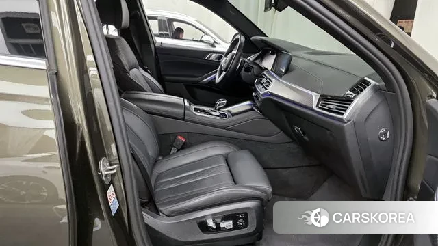 BMW X6 (G06) 2022 Песочный из Кореи, фото 2