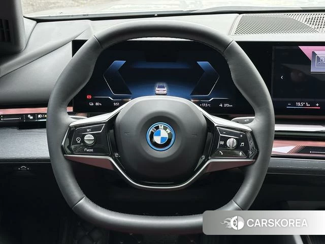 BMW i5 2025 Белый из Китая, фото 2