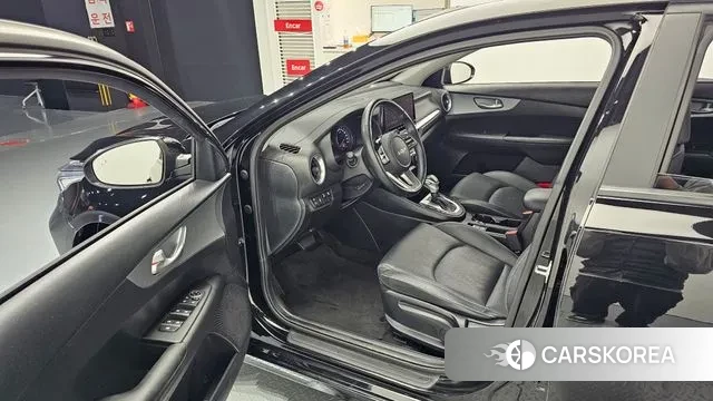 Kia The New K3 2nd generation 2022 Черный из Кореи, фото 2