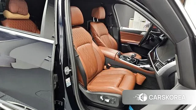 BMW X7 (G07) 2021 Черный из Кореи, фото 2