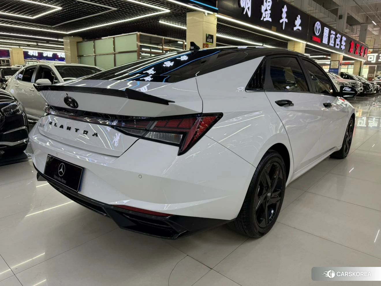 Hyundai Elantra 2022 Белый из Китая, фото 2
