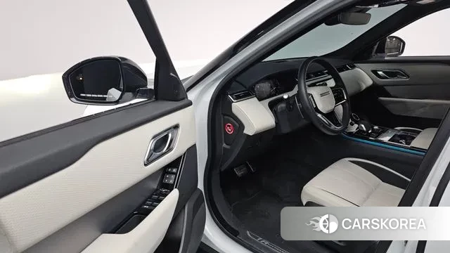 Land Rover Range Rover Velar 2023 Белый из Кореи, фото 2