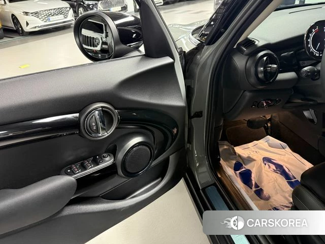 Mini Cooper 2021 Серебристо-серый из Кореи, фото 2