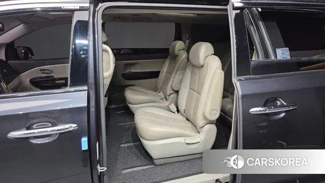 Kia The New Carnival 2018 Серый из Кореи, фото 2