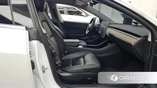 Tesla Model 3 2020 Белый из Кореи, фото 2