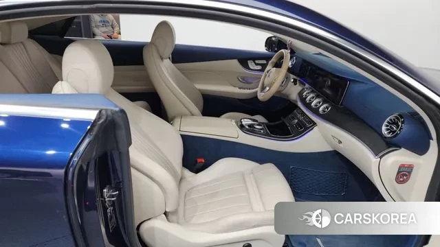 Mercedes-Benz E-Class W213 2018 Синий из Кореи, фото 2