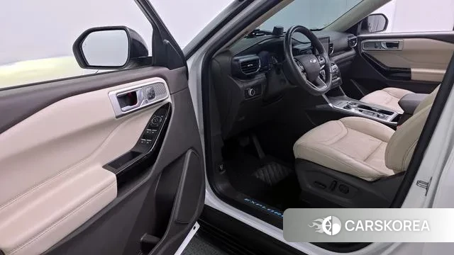 Ford Explorer 6th Generation 2022 Белый из Кореи, фото 2