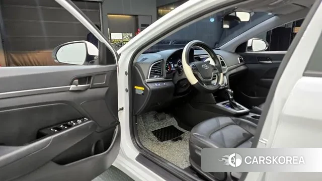 Hyundai Avante AD 2018 Белый из Кореи, фото 2