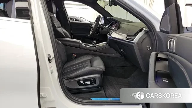 BMW X6 (G06) 2023 Белый из Кореи, фото 2