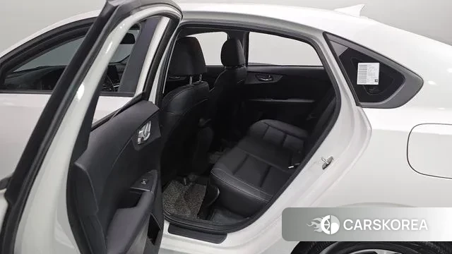 Kia The New K3 2nd generation 2022 Белый из Кореи, фото 2