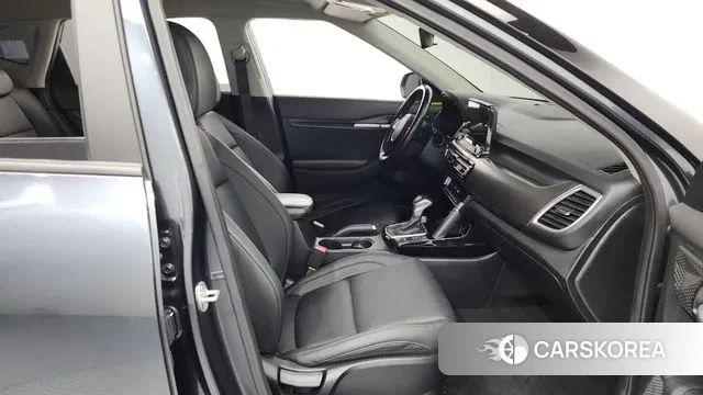 Kia Seltos 2021 Серый из Кореи, фото 2