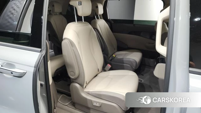Kia The New Carnival 4th Generation 2023 Серебряный из Кореи, фото 2